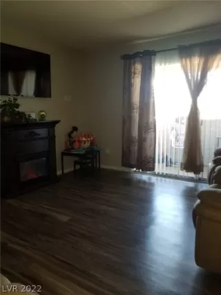 Photo #5: 2370667 Listing