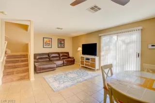 Photo #5: 2370694 Listing