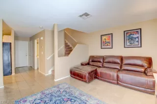 Photo #6: 2370694 Listing