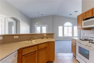 Photo #1: 2370699 Listing 