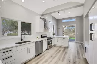 Photo #2: 2370712 Listing 