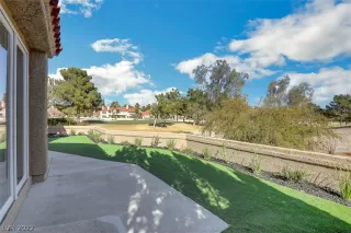 Photo #5: 2370712 Listing 