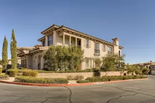 Photo #1: 2370728 Listing 