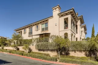 Photo #2: 2370728 Listing 