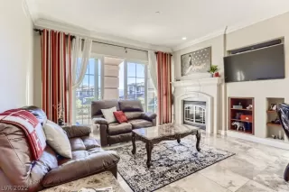 Photo #5: 2370728 Listing 