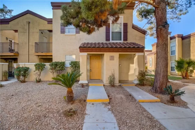 MLS: 2370734 Condo For Sale