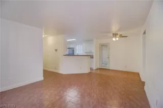 Photo #5: 2370734 Listing