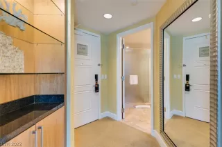 Photo #6: 2370764 Listing 