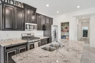 Photo #1: 2370766 Listing