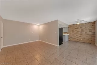 Photo #2: 2370811 Listing