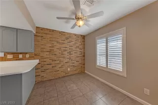 Photo #4: 2370811 Listing