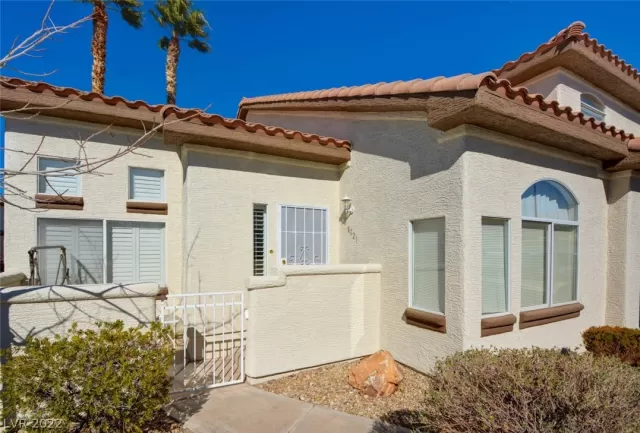 MLS: 2370884 Condo For Sale