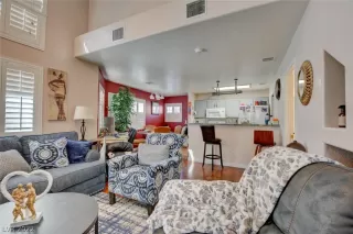 Photo #4: 2370884 Listing 