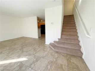 Photo #2: 2370900 Listing 