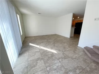 Photo #3: 2370900 Listing 