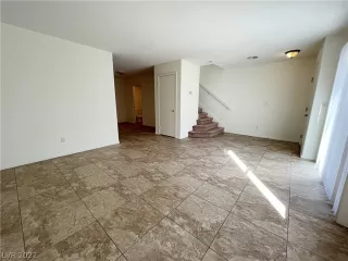 Photo #4: 2370900 Listing 