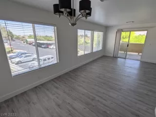 Photo #5: 2370911 Listing