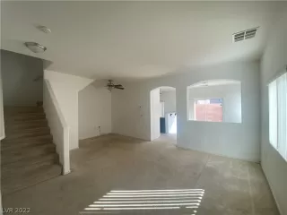 Photo #2: 2370921 Listing 