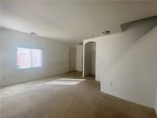 Photo #3: 2370921 Listing 