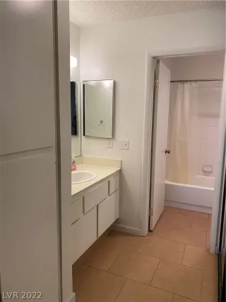 Photo #4: 2370938 Listing 