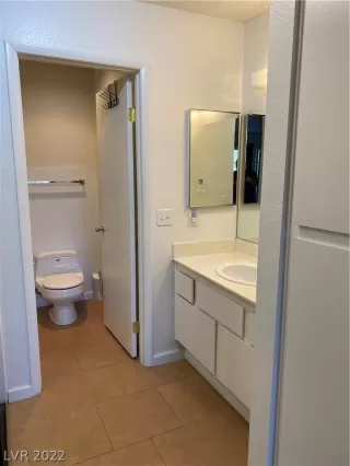 Photo #5: 2370938 Listing 