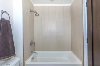 Photo #3: 2370940 Listing 