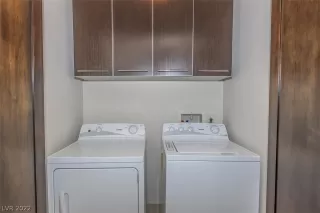 Photo #5: 2370940 Listing 