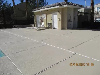 Photo #1: 2370951 Listing 