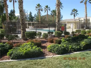 Photo #3: 2370951 Listing 