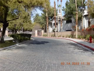 Photo #3: 2370971 Listing 