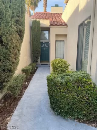 Photo #1: 2370995 Listing