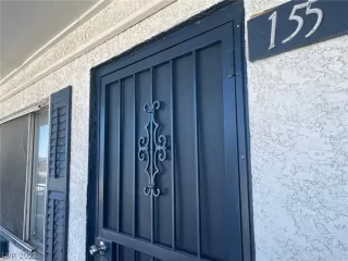 Photo #2: 2370999 Listing