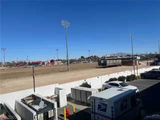 Photo #5: 2370999 Listing