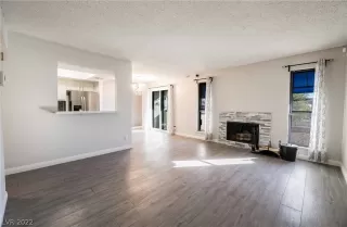 Photo #1: 2371003 Listing