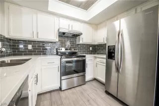 Photo #6: 2371003 Listing