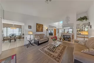 Photo #4: 2371006 Listing 