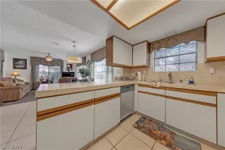 Photo #6: 2371006 Listing 