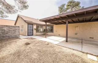 Photo #5: 2371028 Listing 