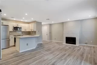 Photo #2: 2371035 Listing 