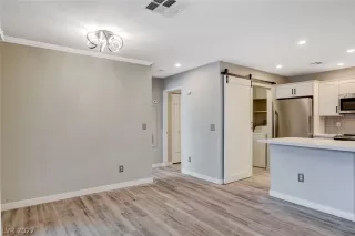 Photo #3: 2371035 Listing 