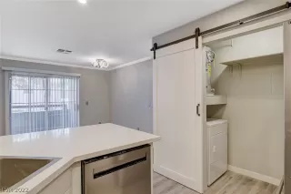 Photo #6: 2371035 Listing 