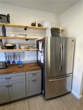 Photo #4: 2371040 Listing