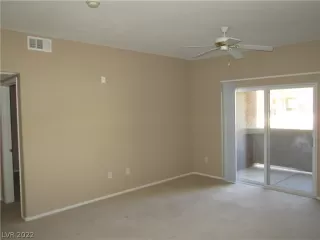 Photo #1: 2371067 Listing