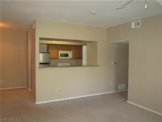 Photo #2: 2371067 Listing