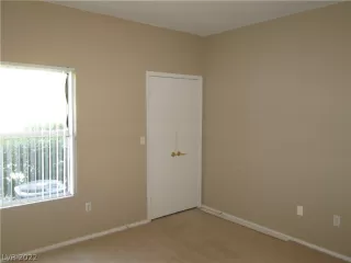 Photo #4: 2371067 Listing
