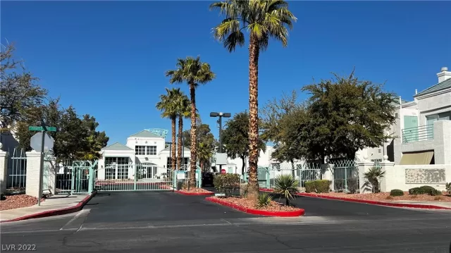 MLS: 2371072 Condo For Sale