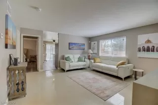 Photo #3: 2371106 Listing 