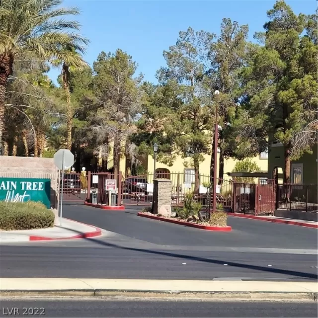 MLS: 2371118 Condo For Sale