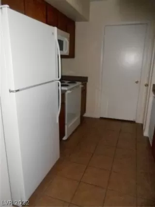 Photo #3: 2371121 Listing