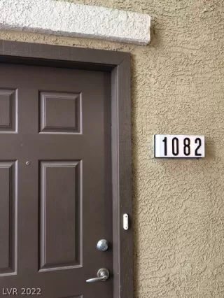 Photo #1: 2371142 Listing